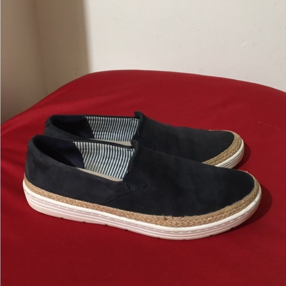 Clark’s Collection Ultimate Comfort Suede Slip‎ On Women Shoes Size 9.5
